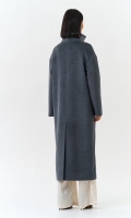Миниатюра фотографии Женское длинное пальто с воротником стойкой